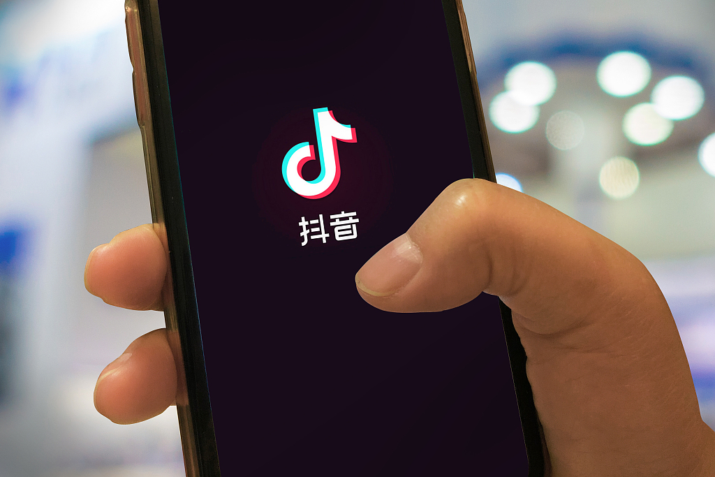 抖音上春晚，12億能買到什么？