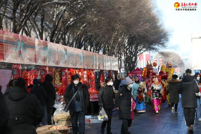 水磨溝區商務局(糧食局)在南湖家樂福門前舉辦惠民繽紛年貨節.jpg 水磨溝區商務局(糧食局)在南湖家樂福門前舉辦惠民繽紛年貨節.jpg